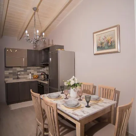 Stavros Boutique 2 Apartment *
