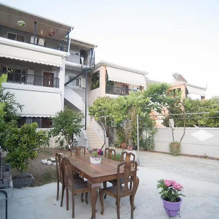 Stavros Boutique 2 *